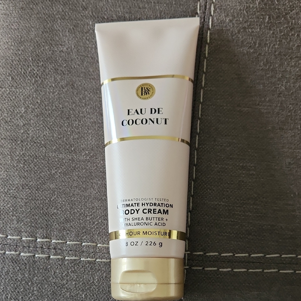 Bath & Body Works Eau De Coconut Body Cream - White and Gold
